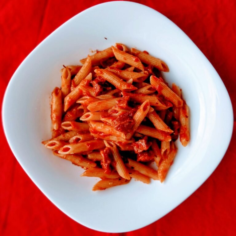 The Spicy, Saucy Magic of Penne Arrabbiata with Fresh Basil